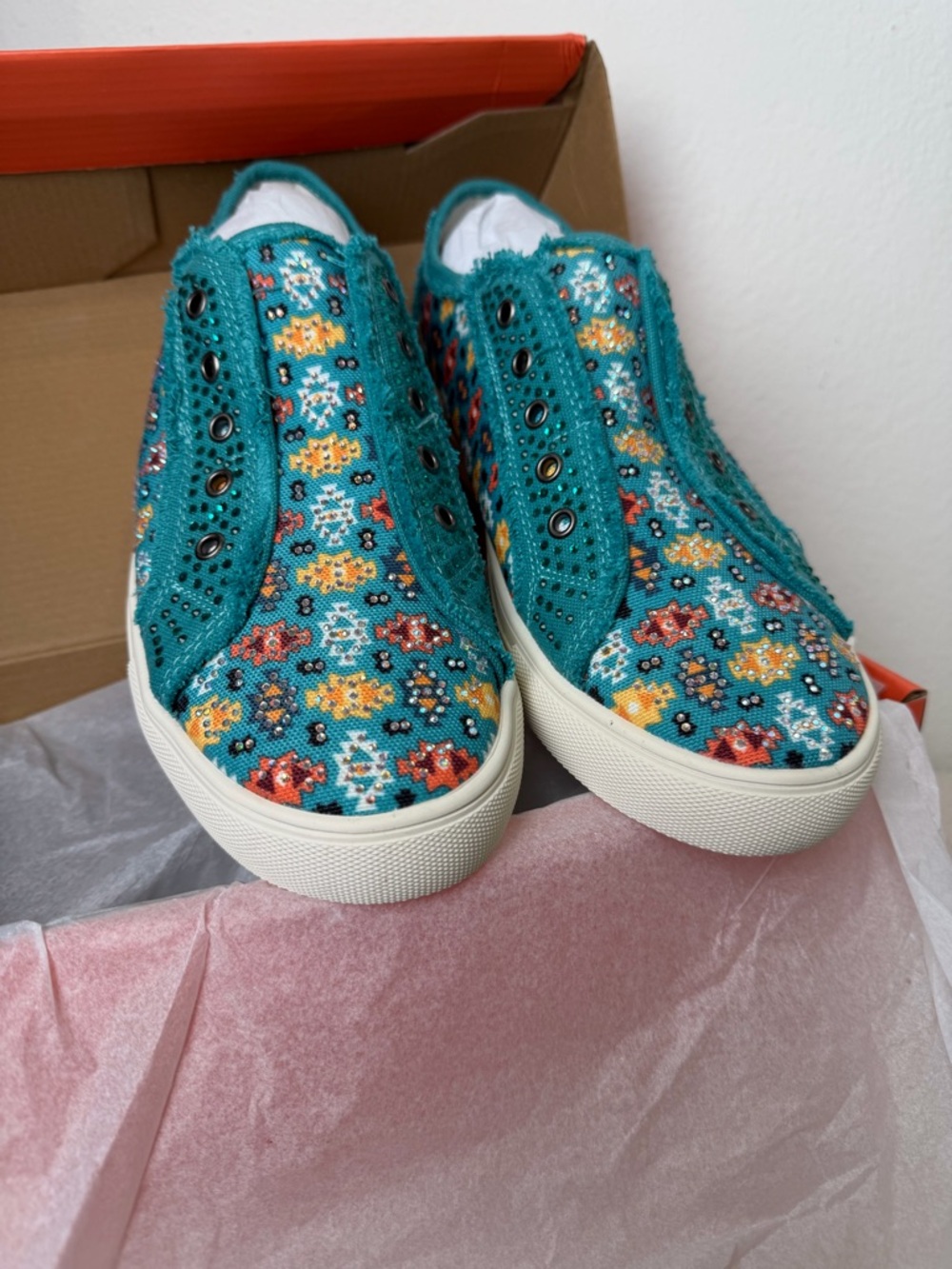 Montana West Teal Aztec Design with Rhinestones  Slip-On Sneakers NIB - Picture 3 of 10